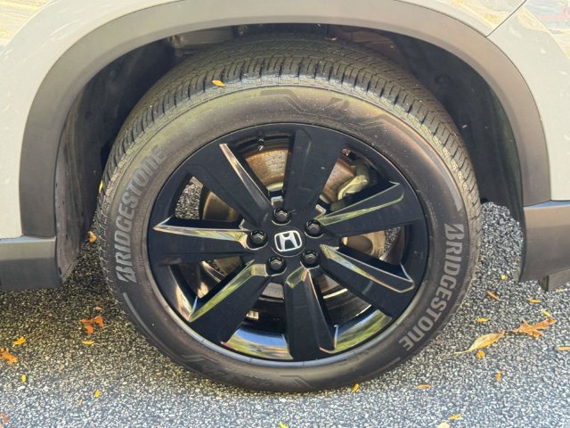 Certified 2025 Honda Pilot Black Edition image 7