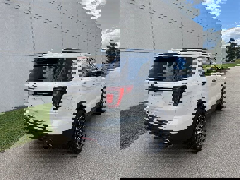 Used 2017 Ford Explorer Sport w/ Equipment Group 401A image 5