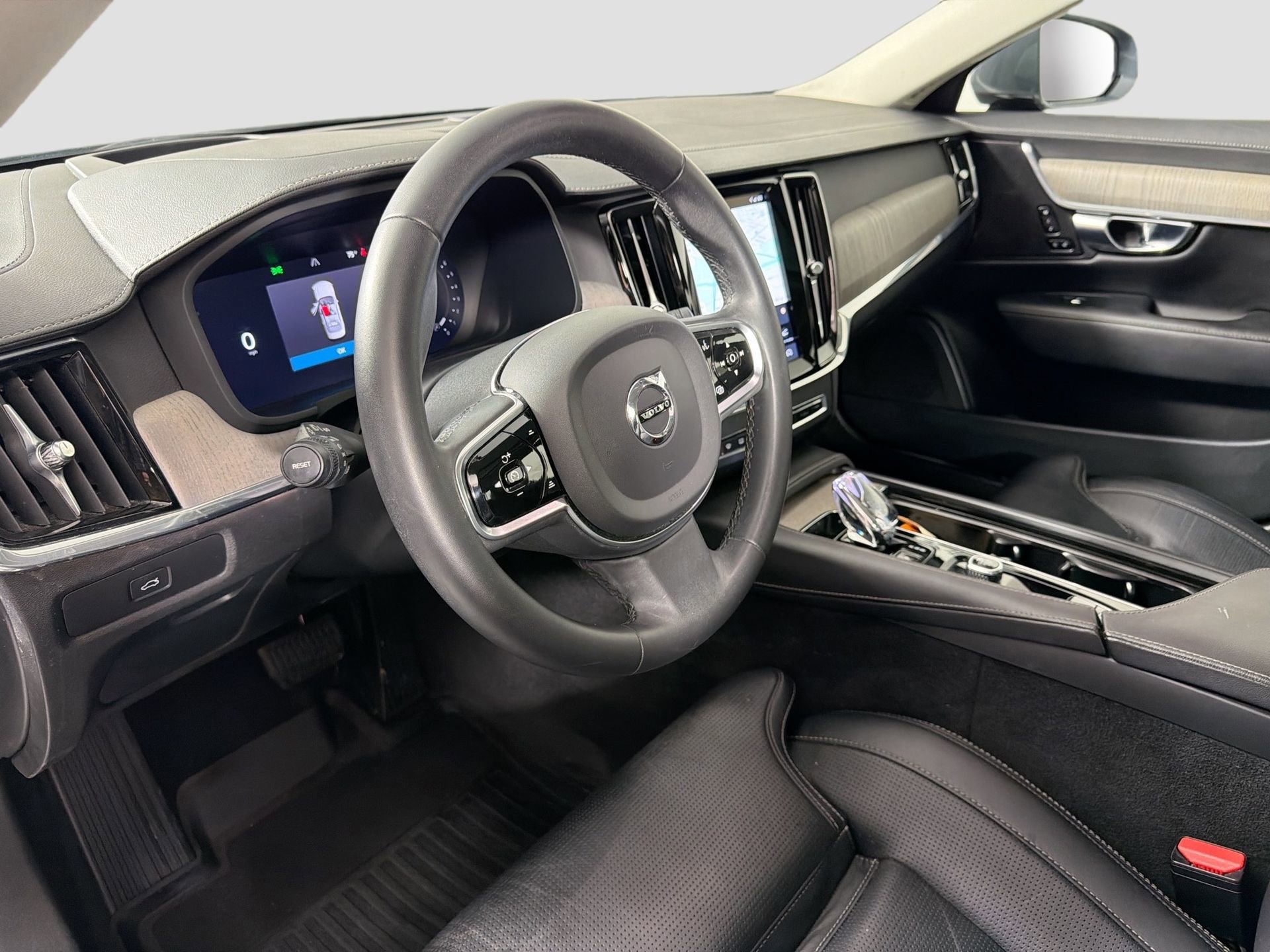 Used 2023 Volvo S90 B6 Ultimate w/ Protection Package Premier image 10