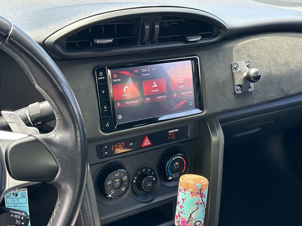 Used 2020 Toyota 86 RWD image 16