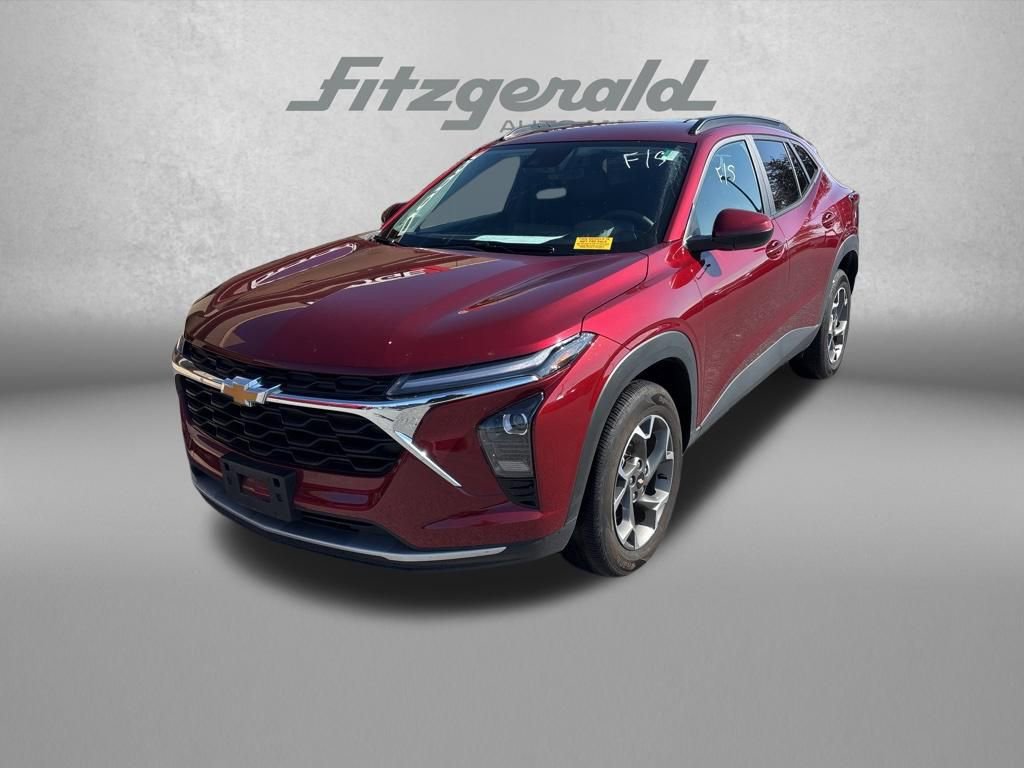 Certified 2025 Chevrolet Trax LT FWD image 1