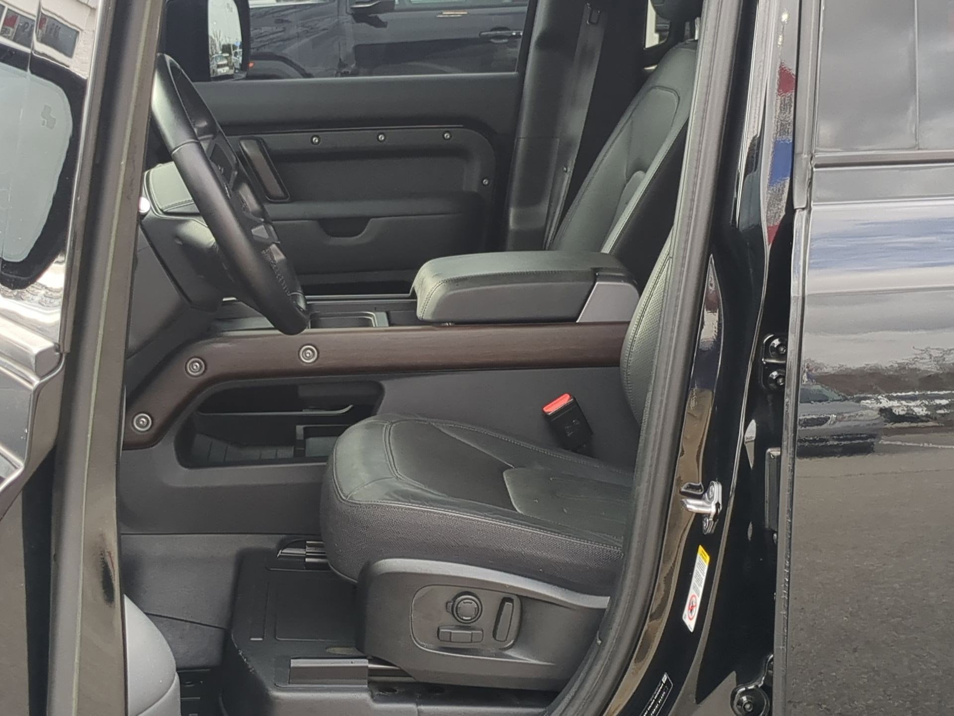 Used 2023 Land Rover Defender 110 X image 12