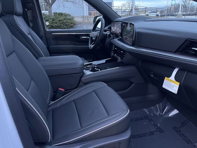 New 2026 Chevrolet Suburban Premier image 17