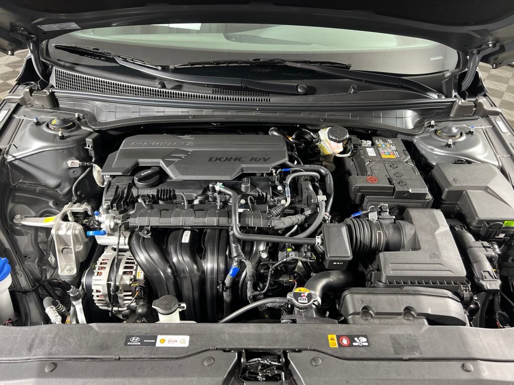 New 2026 Hyundai Elantra SE FWD image 3