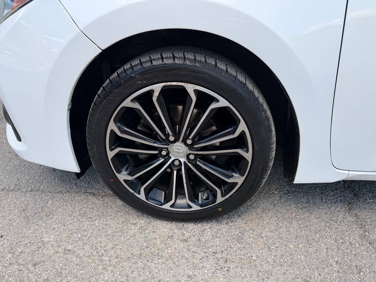 Used 2015 Toyota Corolla S FWD image 31