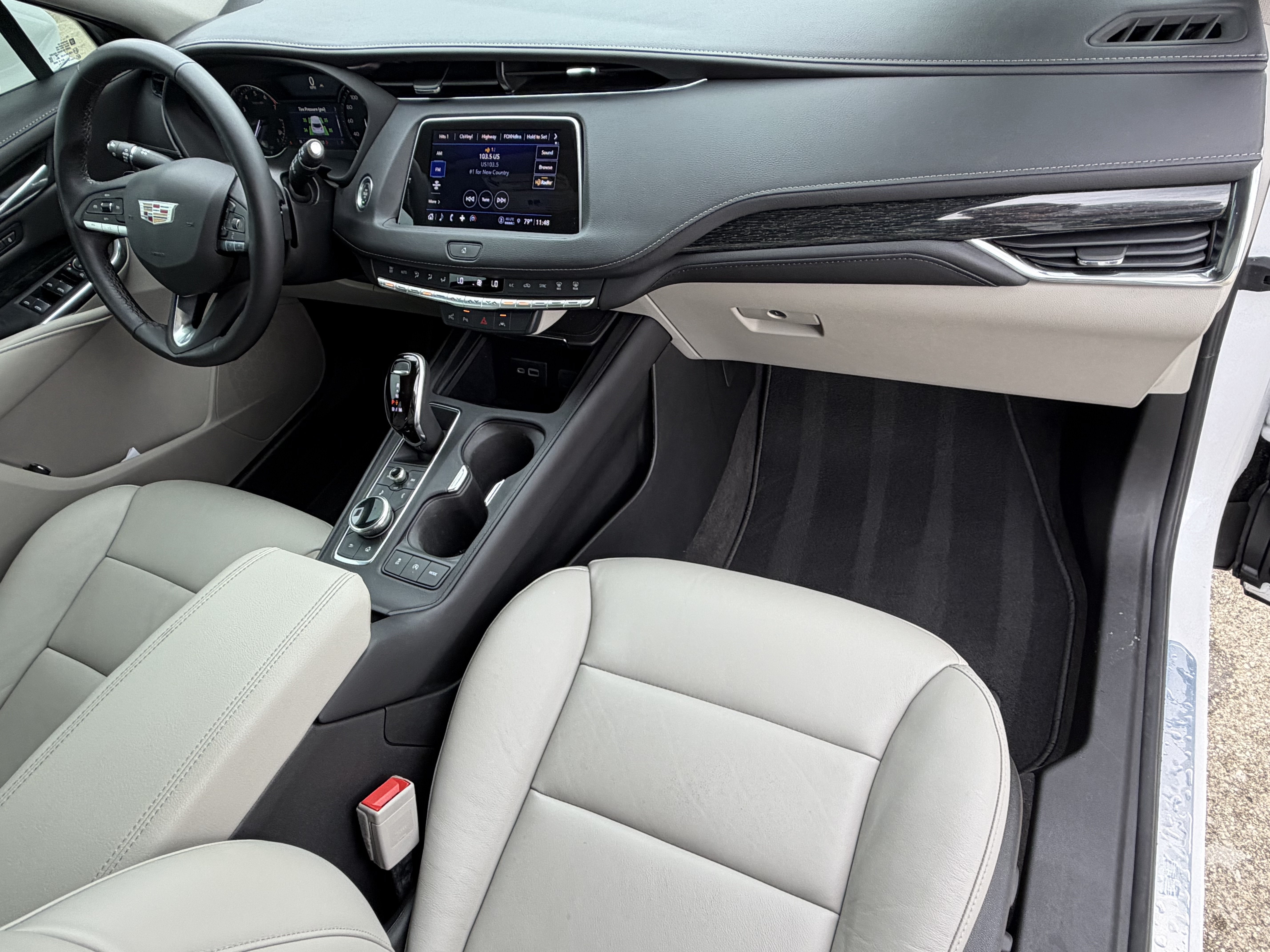 Certified 2022 Cadillac XT4 Premium Luxury w/ Enhanced Visibility Package FWD image 19
