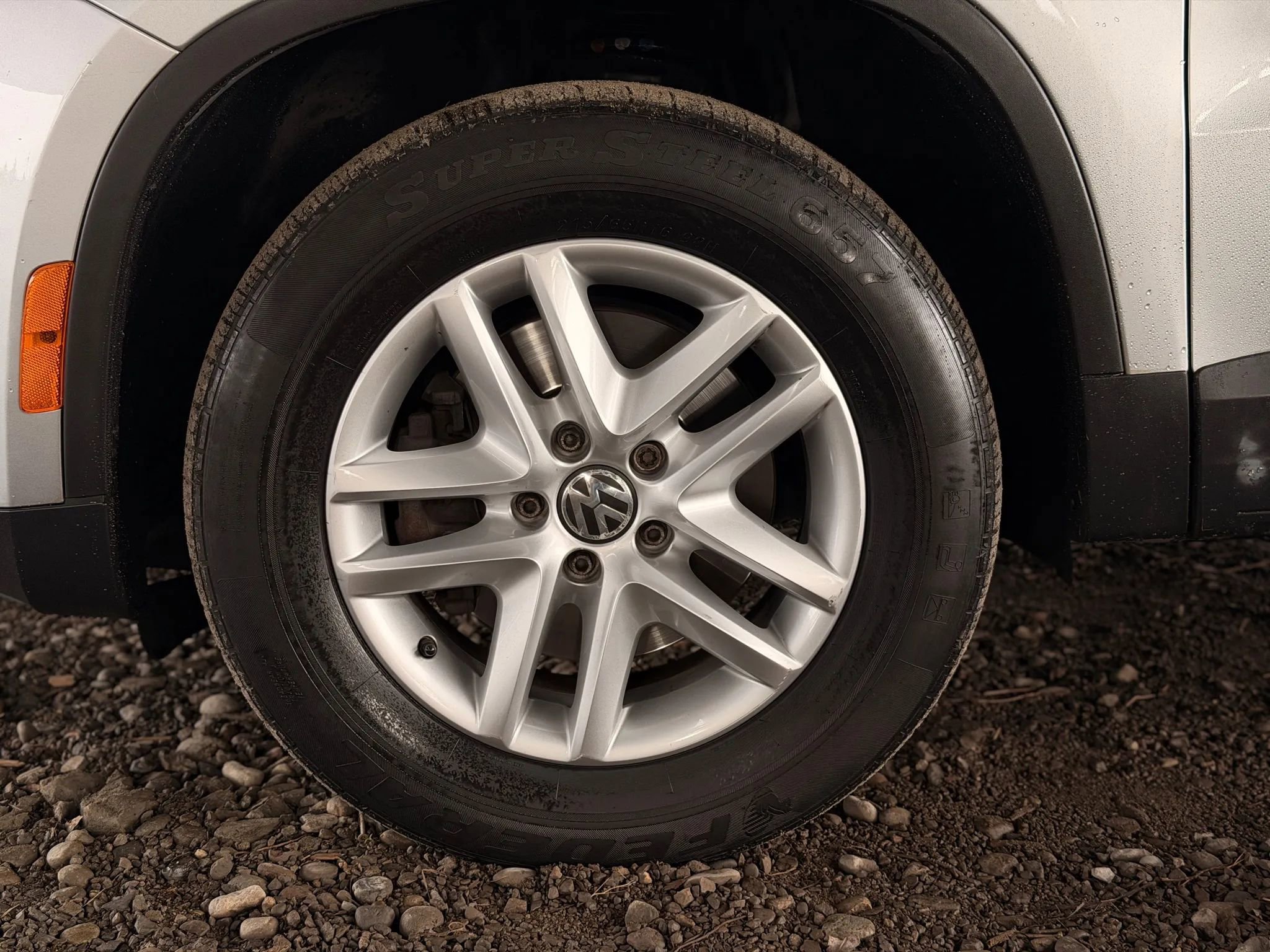 Used 2011 Volkswagen Tiguan S image 54