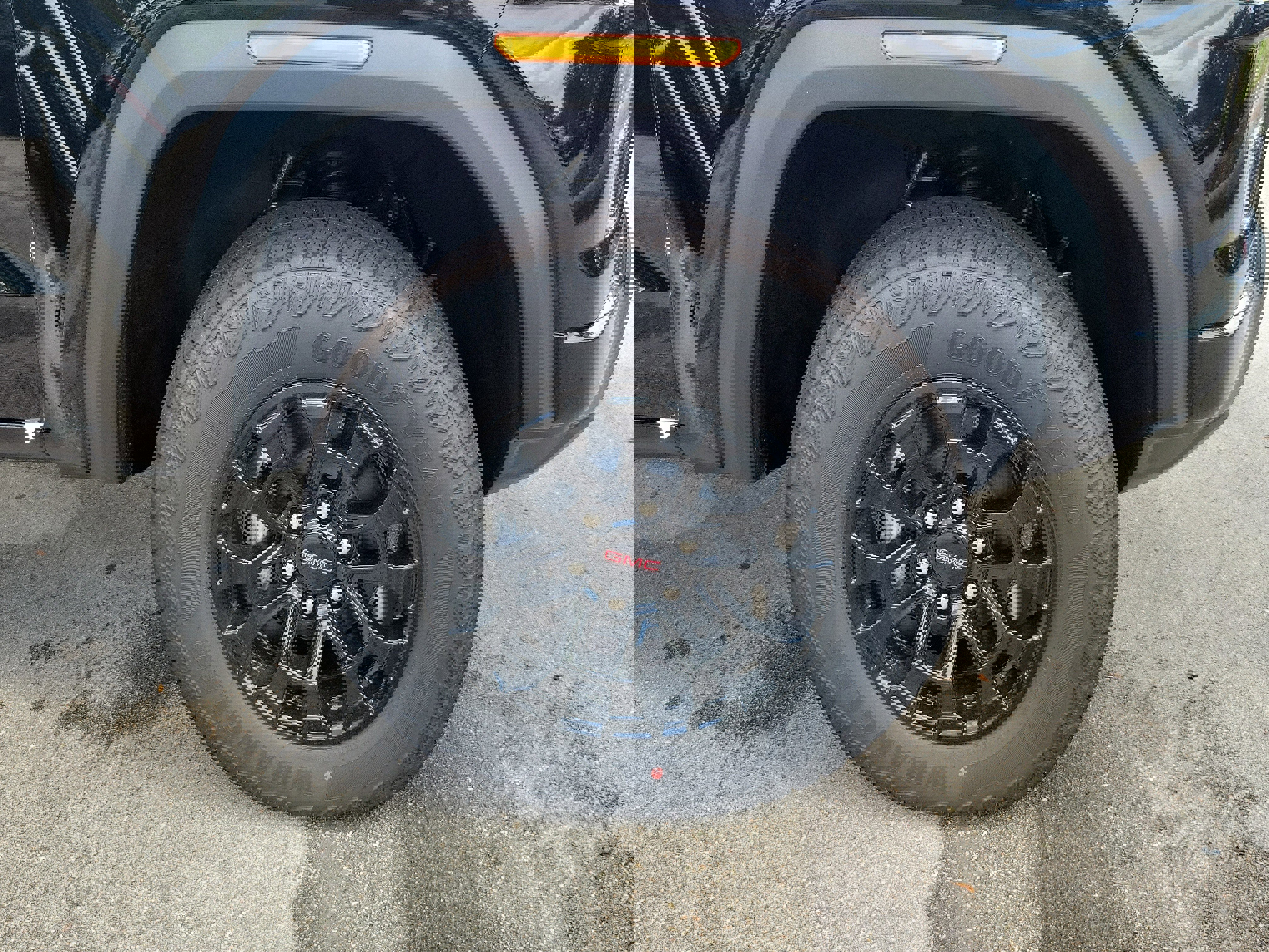 New 2026 GMC Canyon Elevation w/ Convenience Package image 4