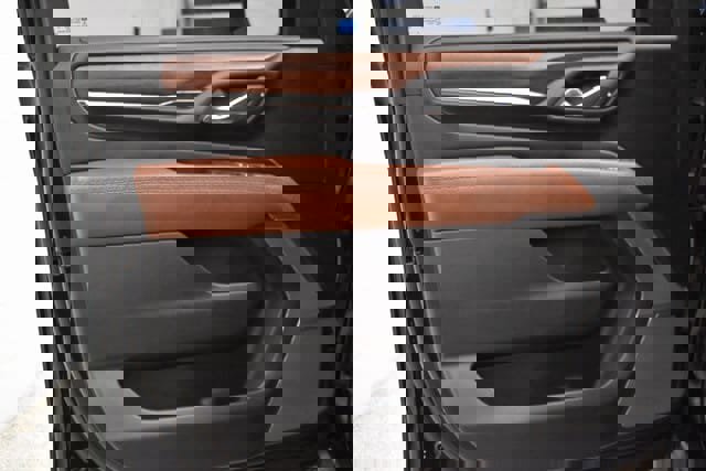 Used 2023 GMC Yukon Denali Ultimate image 22