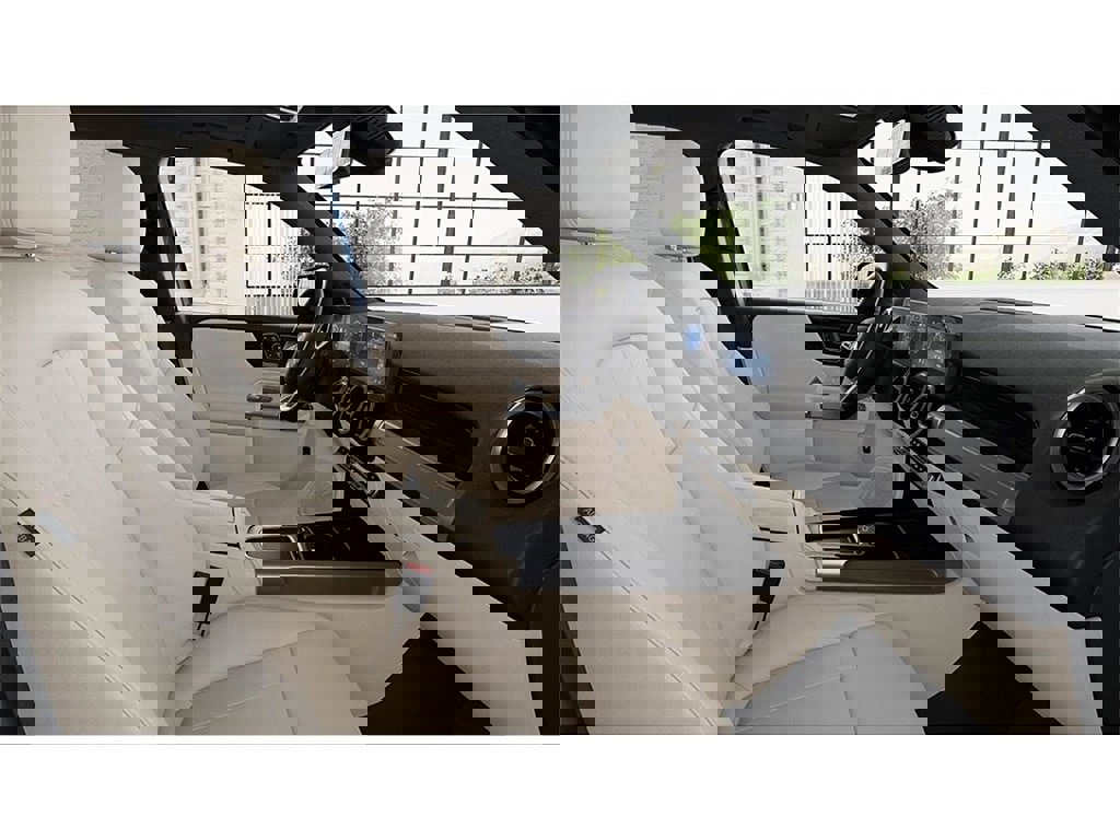 New 2026 Mercedes-Benz GLB 250 4MATIC image 4