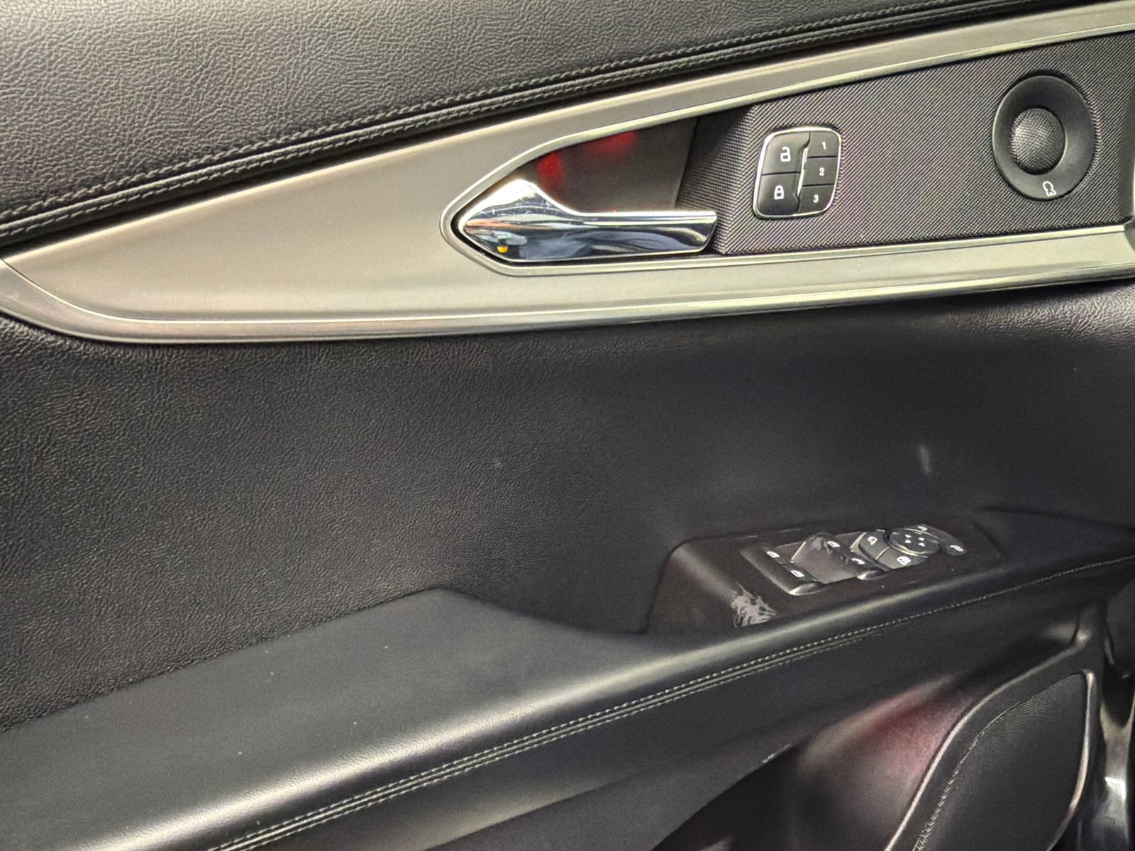 Used 2019 Lincoln Nautilus Reserve FWD image 34