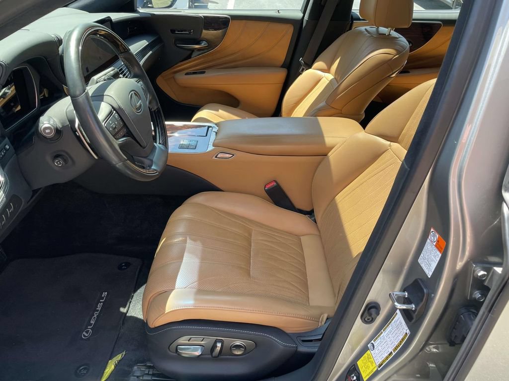 Used 2023 Lexus LS 500 w/ Interior Upgrade Package RWD image 10