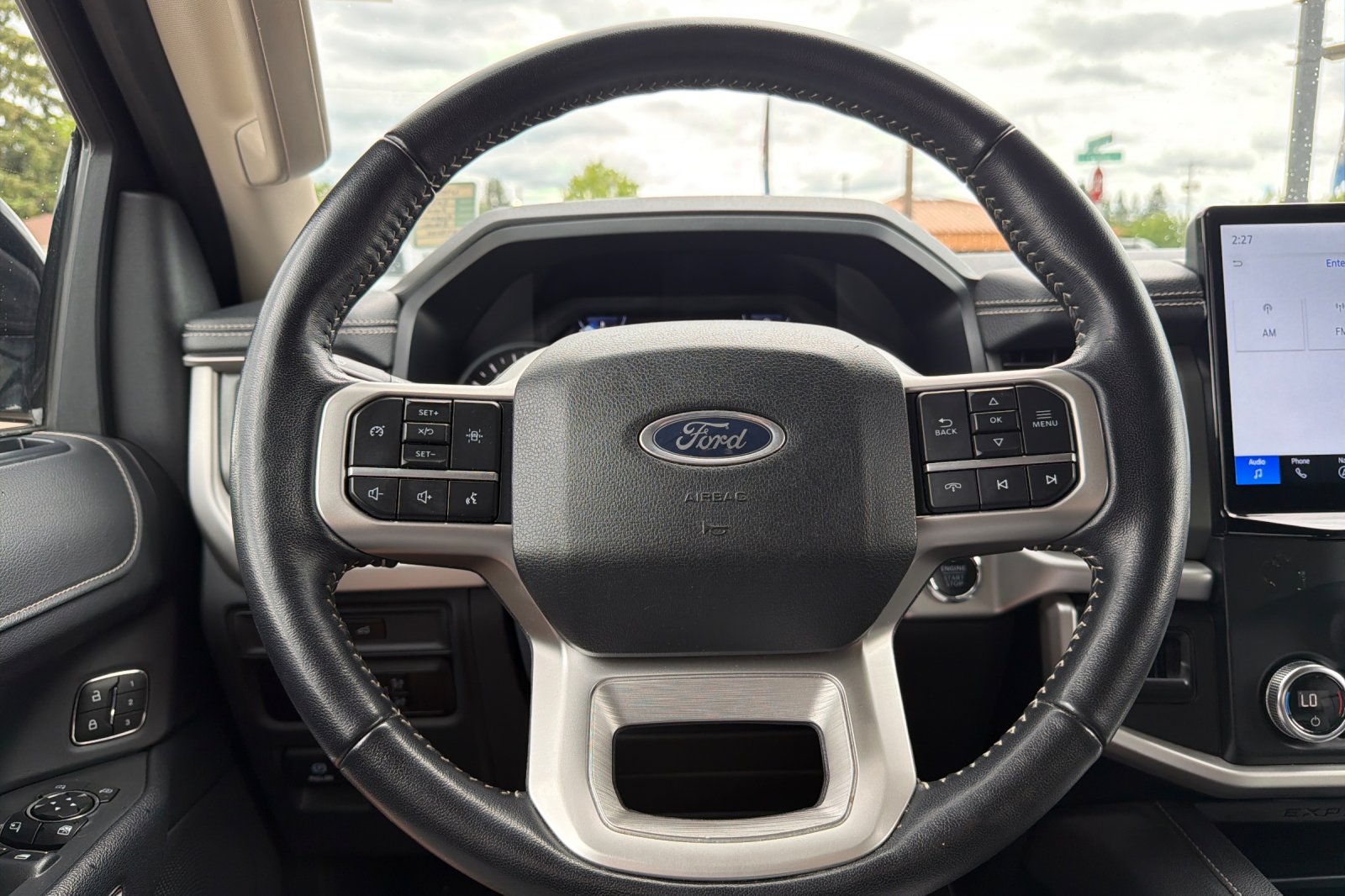 Used 2024 Ford Expedition XLT AWD/4WD image 24