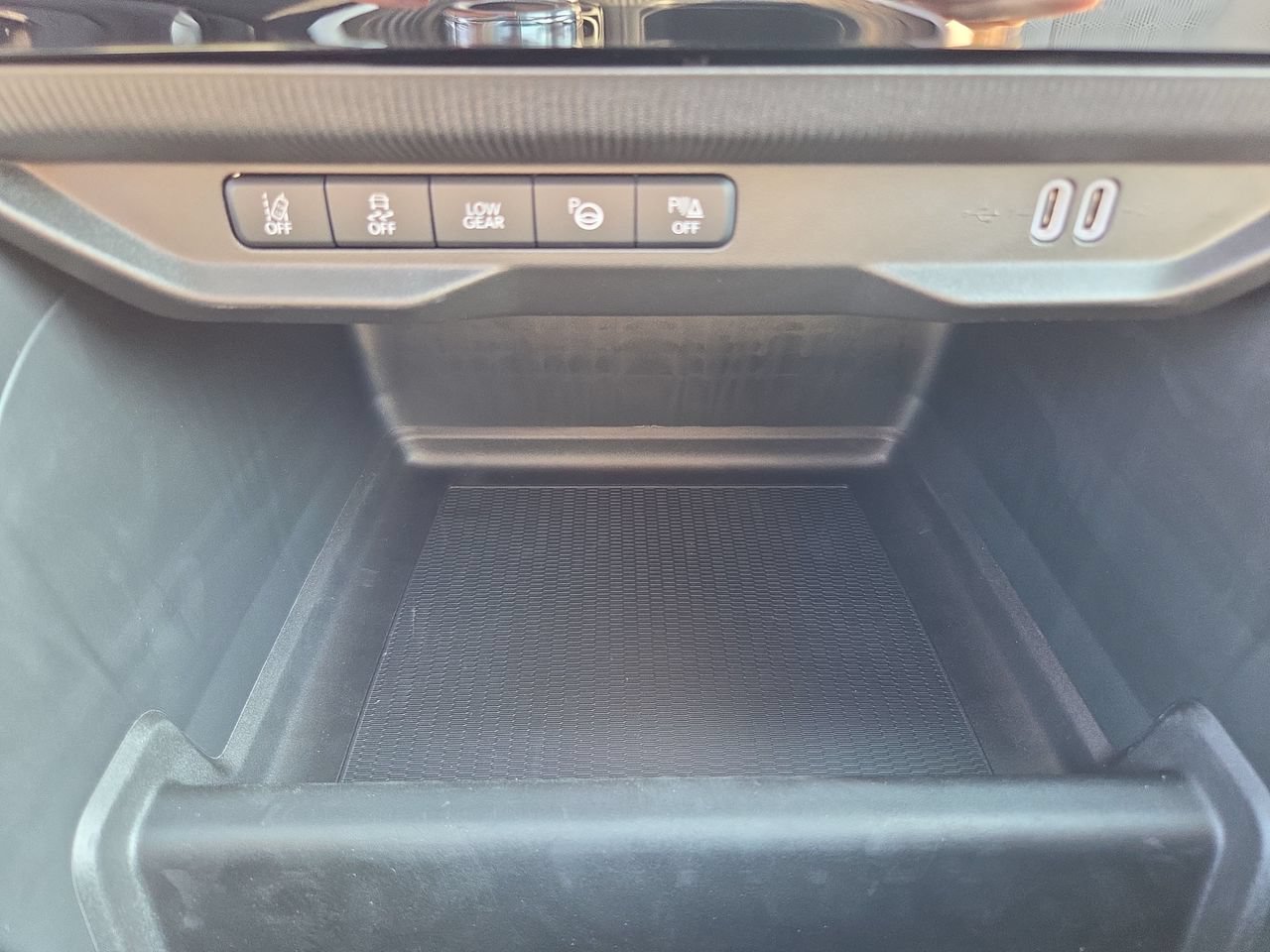 New 2026 Jeep Cherokee Overland w/ Advanced Pro Tech Group AWD/4WD image 12