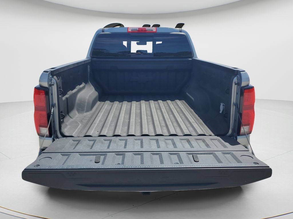 Used 2024 Chevrolet Colorado LT w/ LT Convenience Package III AWD/4WD image 9