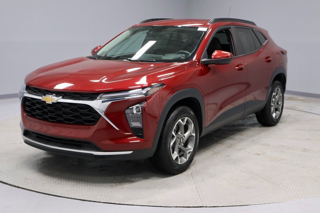 Used 2024 Chevrolet Trax LT w/ Driver Confidence Package image 7