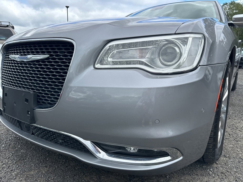 Used 2018 Chrysler 300 Limited w/ Safetytec Plus Group image 7