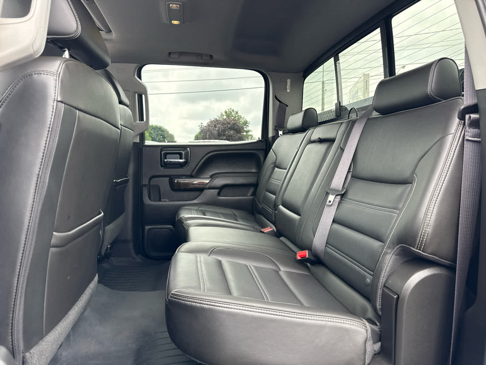 Used 2016 GMC Sierra 2500 Denali w/ Duramax Plus Package AWD/4WD image 22