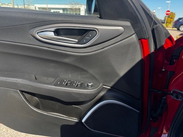 Used 2022 Alfa Romeo Giulia Veloce image 10