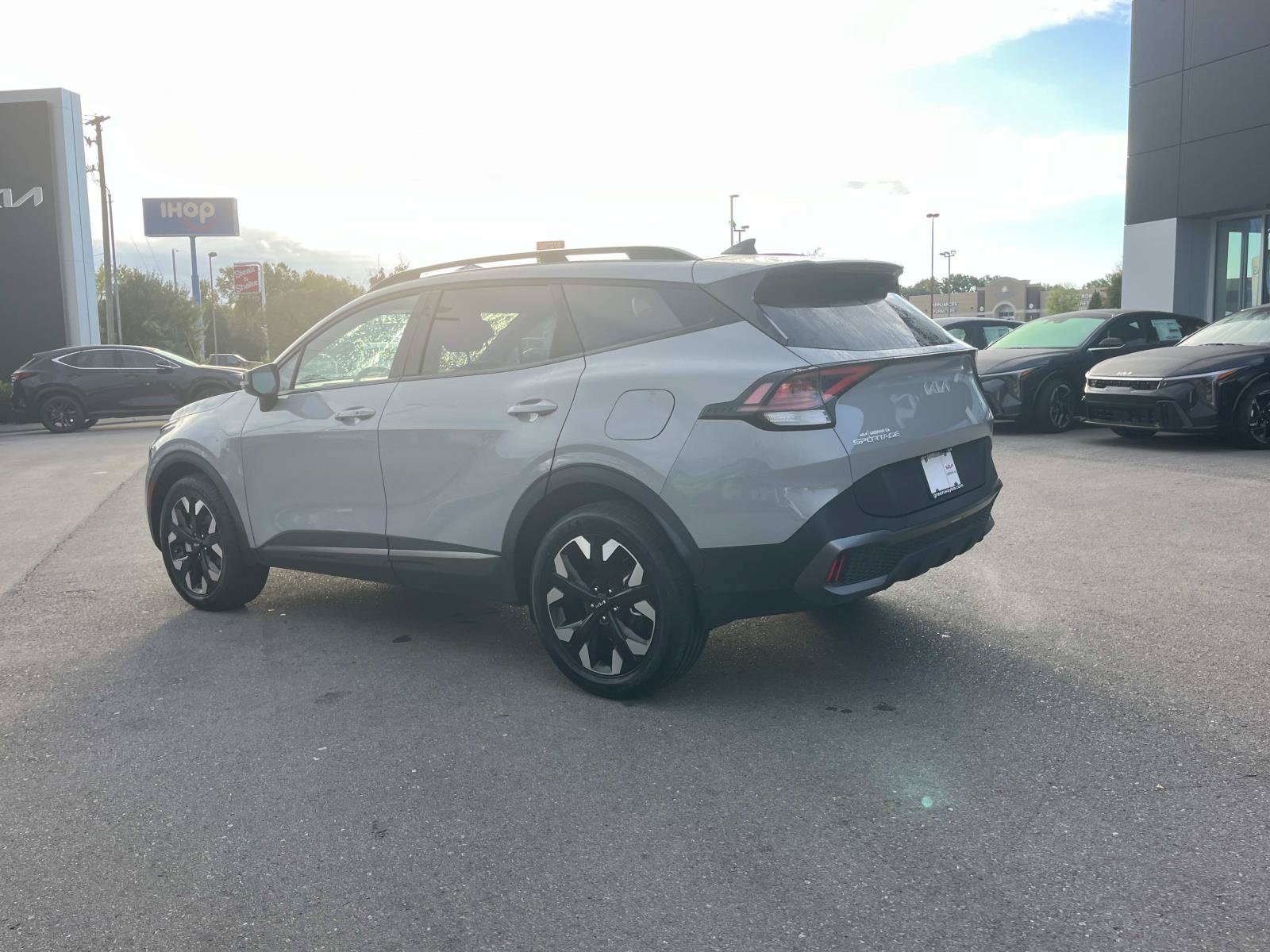 Used 2023 Kia Sportage X-Line w/ X-Line Premium Package AWD/4WD image 6