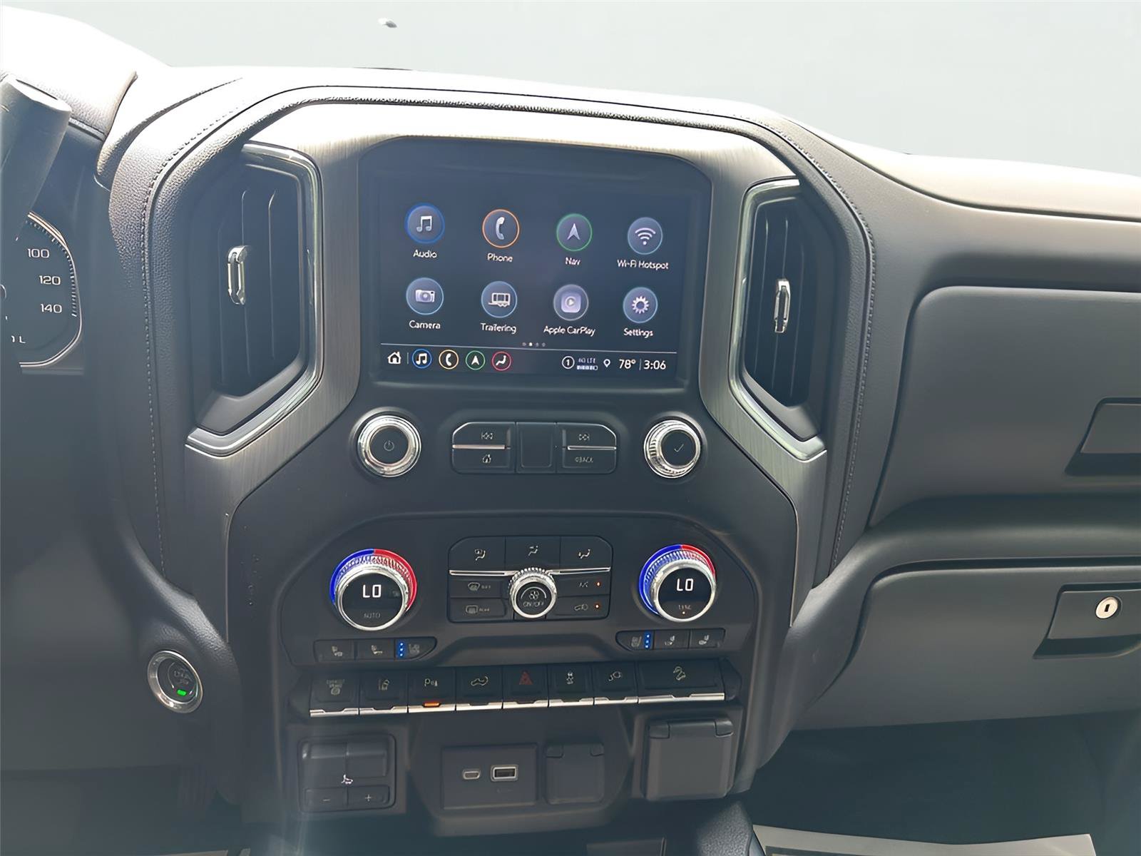 Used 2022 GMC Sierra 3500 Denali w/ Denali Ultimate Package AWD/4WD image 26