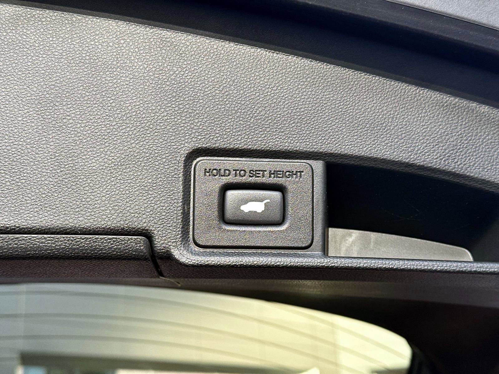 Used 2020 Acura RDX AWD w/ Advance Package image 13