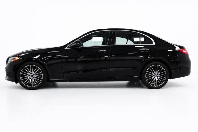 Used 2025 Mercedes-Benz C 300 4MATIC Sedan image 4