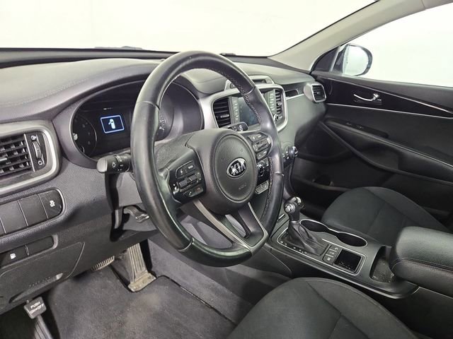 Used 2017 Kia Sorento LX w/ LX Convenience Package image 15
