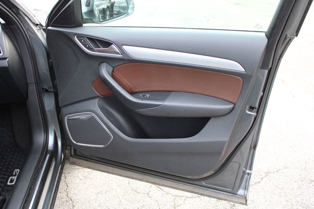 Used 2016 Audi Q3 2.0T Prestige w/ Prestige Package image 28