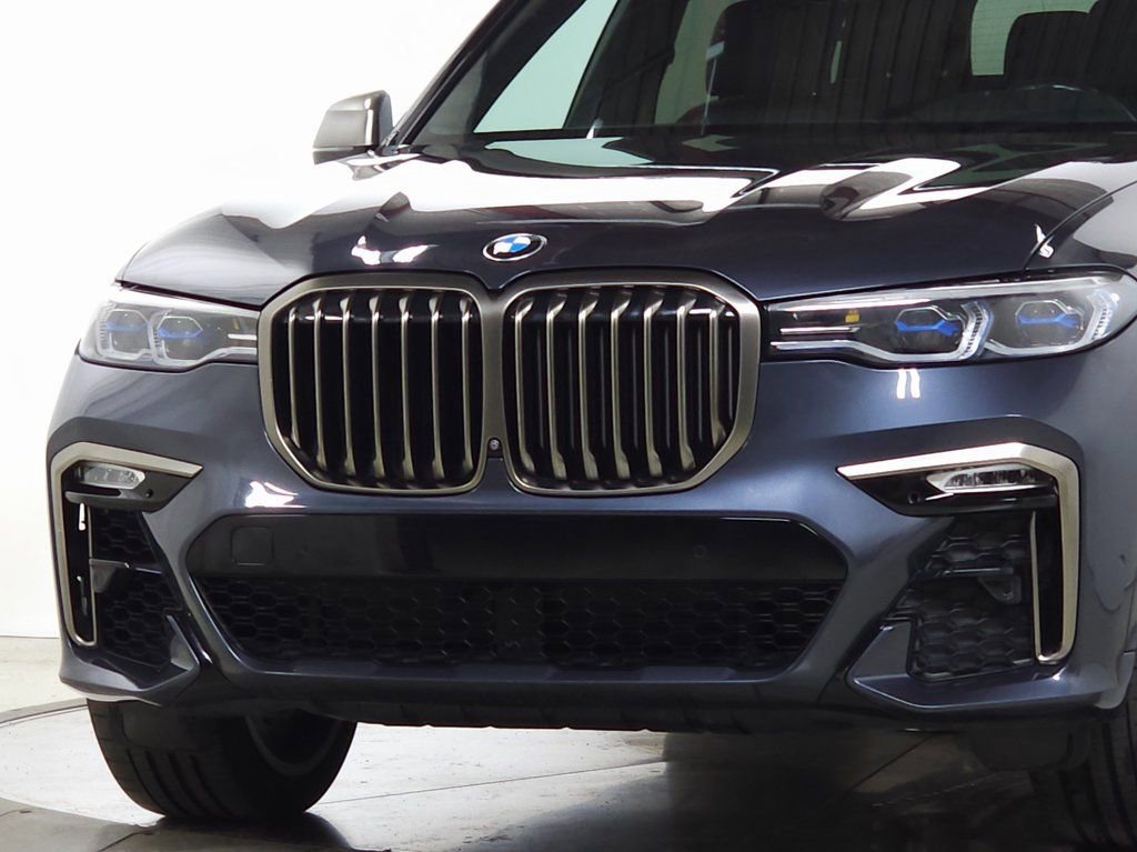 Used 2021 BMW X7 M50i w/ Cold Weather Package image 3