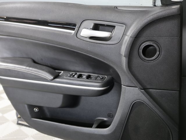 Used 2018 Chrysler 300 S image 25