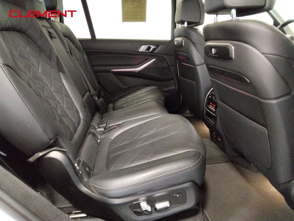 Used 2023 BMW X7 xDrive40i image 40