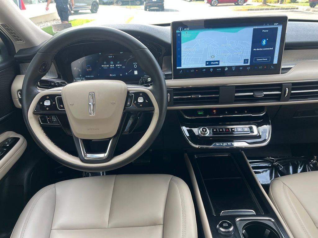 Used 2025 Lincoln Corsair AWD image 18
