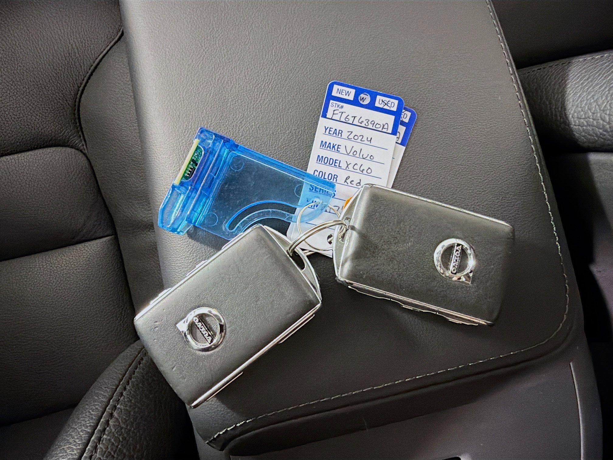 Used 2024 Volvo XC60 B5 Plus w/ Climate Package image 35