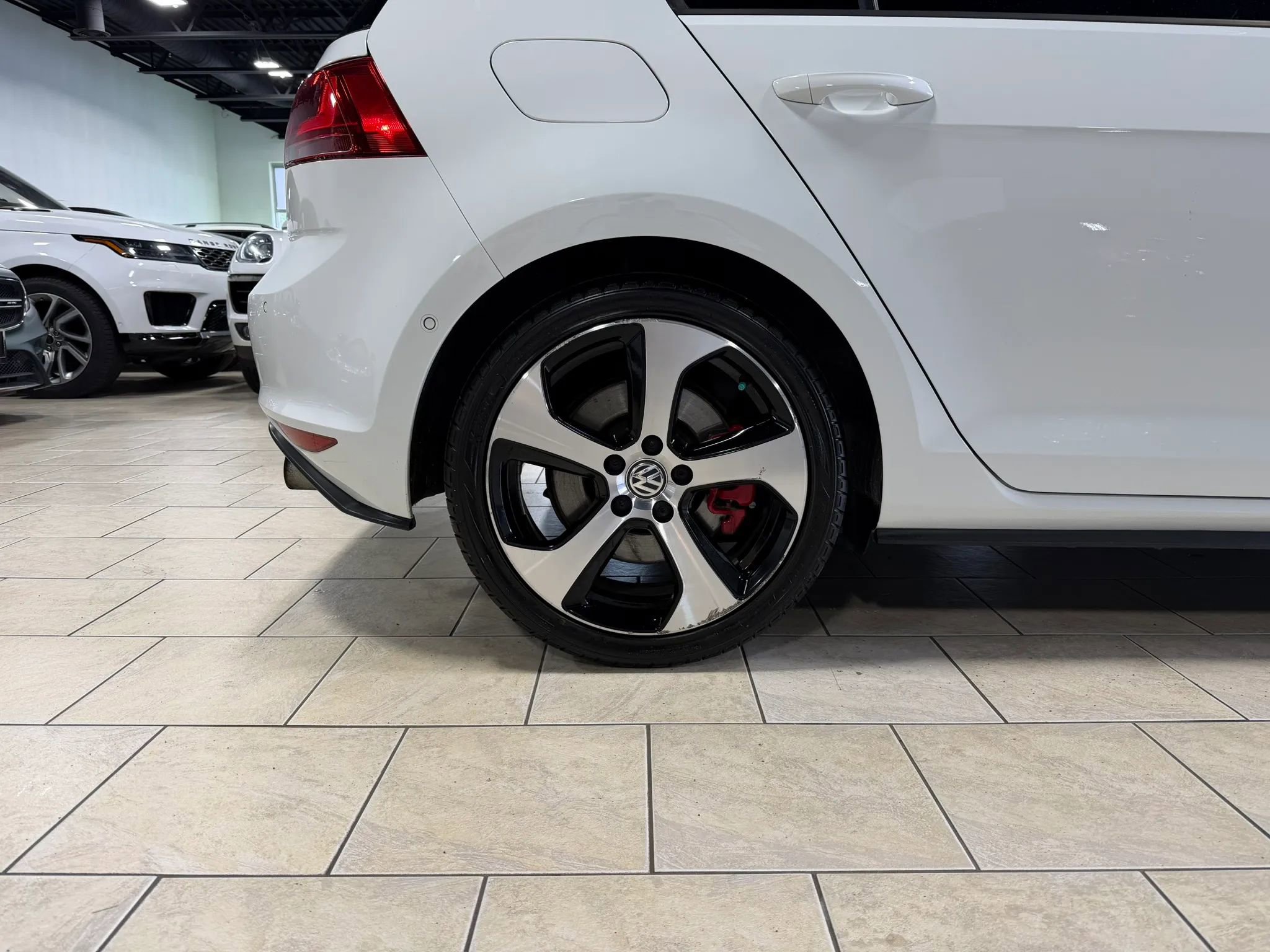 Used 2017 Volkswagen GTI Autobahn FWD image 38