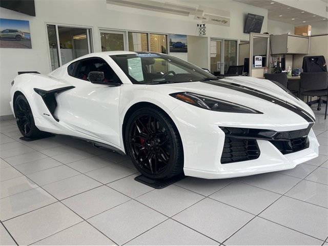 Certified 2023 Chevrolet Corvette Z06 w/ Stealth Interior Trim Package image 3