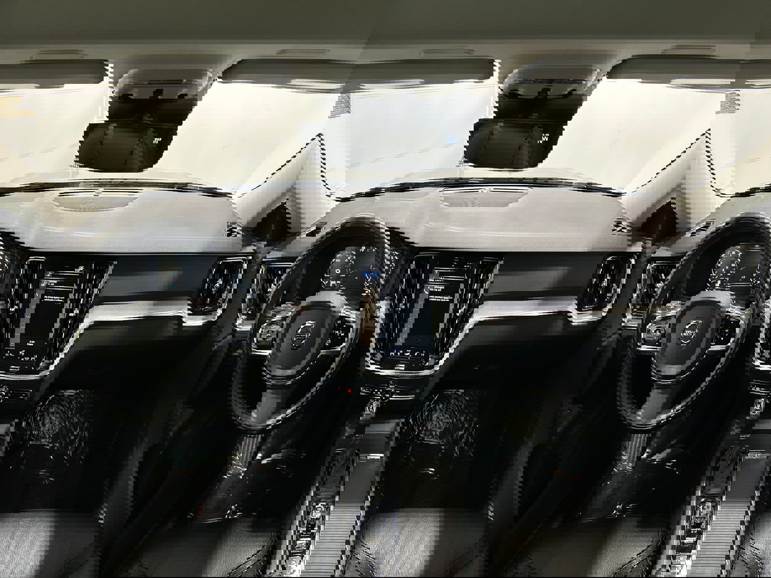 Used 2020 Volvo V60 T5 Cross Country w/ Protection Package Premier image 12