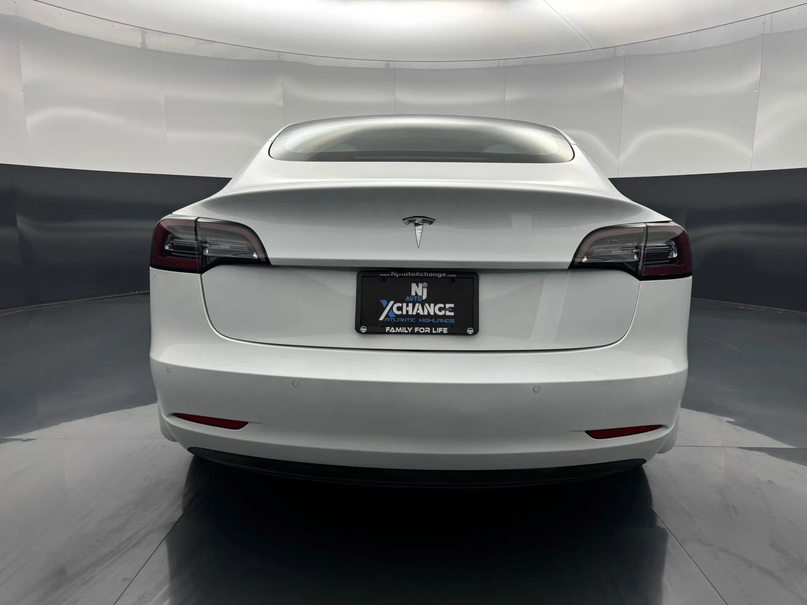 Used 2021 Tesla Model 3 Standard Range Plus image 4