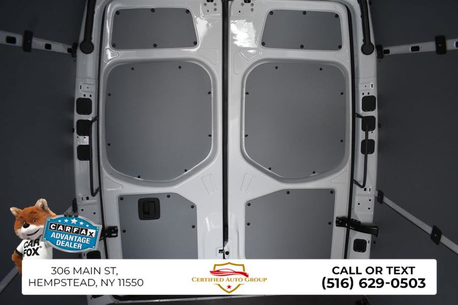 Used 2024 Mercedes-Benz eSprinter 170 Cargo image 30