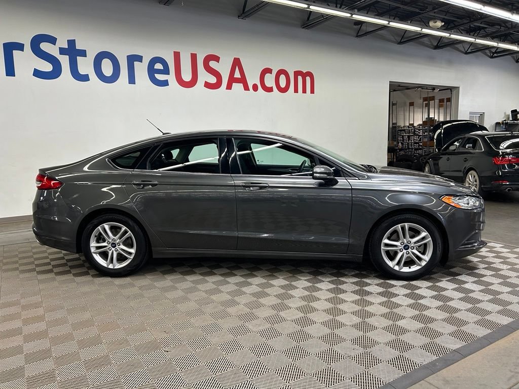 Used 2018 Ford Fusion SE FWD image 9