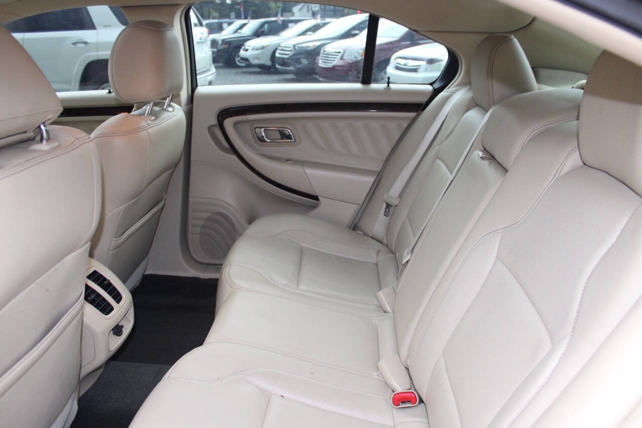 Used 2013 Ford Taurus Limited FWD image 21