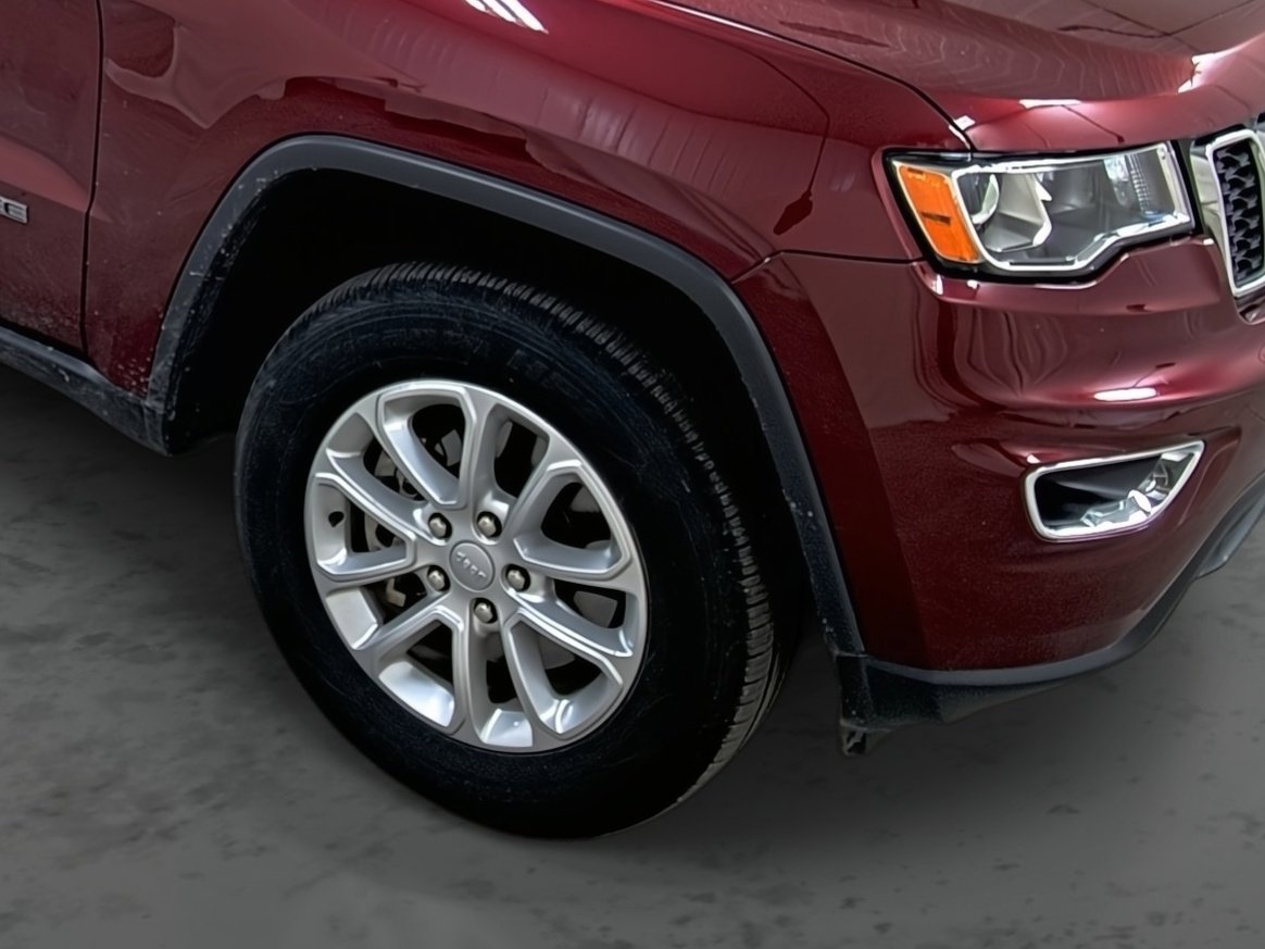 Used 2021 Jeep Grand Cherokee Laredo X image 14