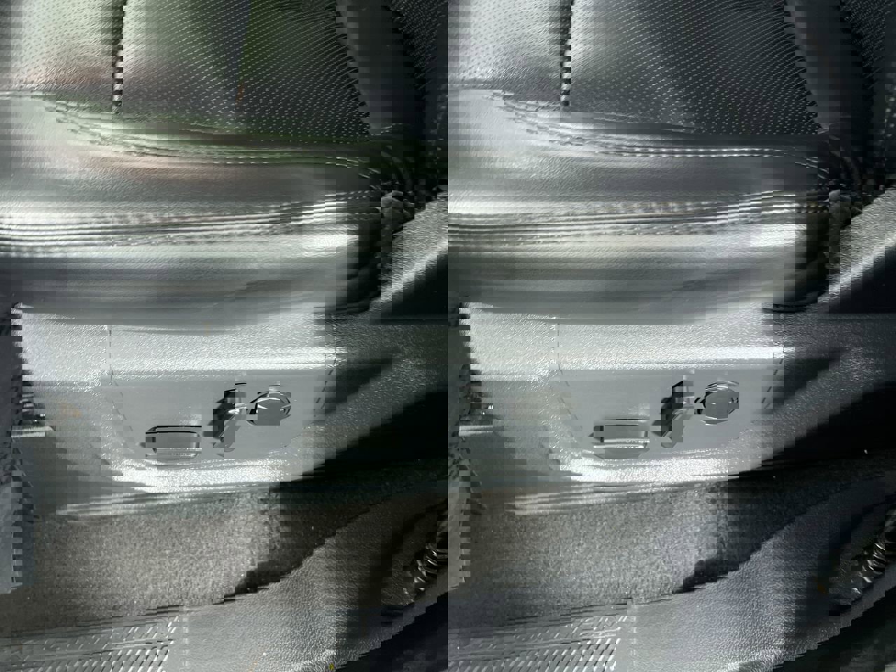 Used 2024 Ford Expedition Max XLT image 13