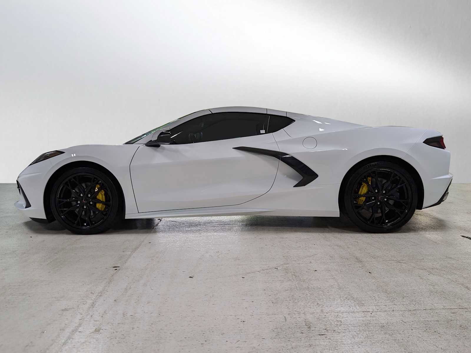 Used 2025 Chevrolet Corvette Stingray Preferred Cpe w/ Battery Protection Package image 6
