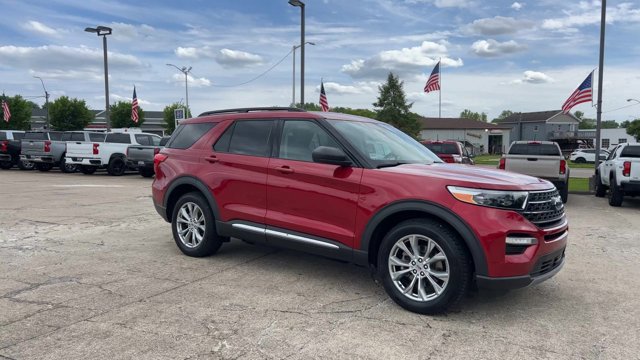 Used 2020 Ford Explorer XLT w/ Equipment Group 202A AWD/4WD image 2