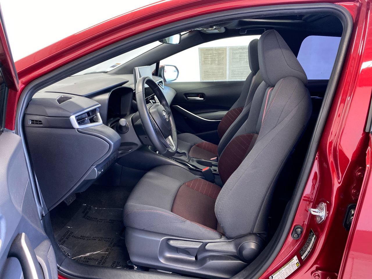 Used 2025 Toyota Corolla SE w/ SE Premium Package FWD image 16
