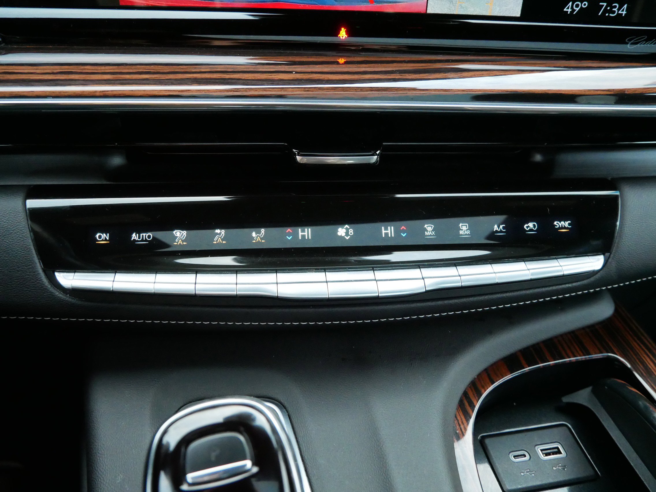 Used 2023 Cadillac Escalade Premium Luxury w/ Performance Package image 21