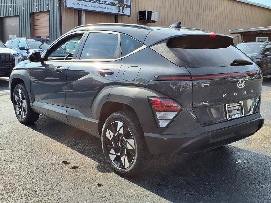 Used 2024 Hyundai Kona SEL AWD/4WD image 5