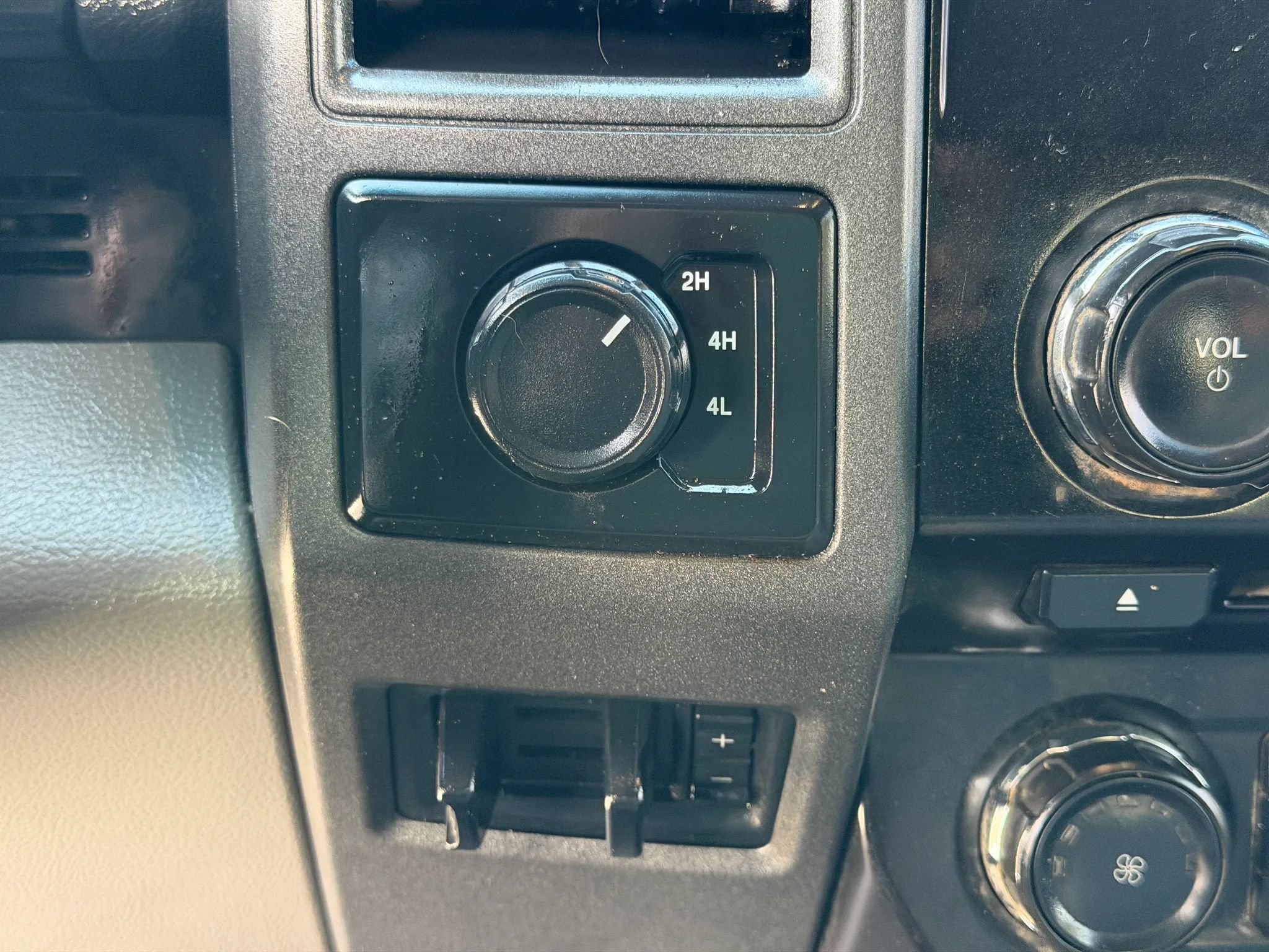 Used 2017 Ford F350 XL w/ Power Equipment Group AWD/4WD image 13