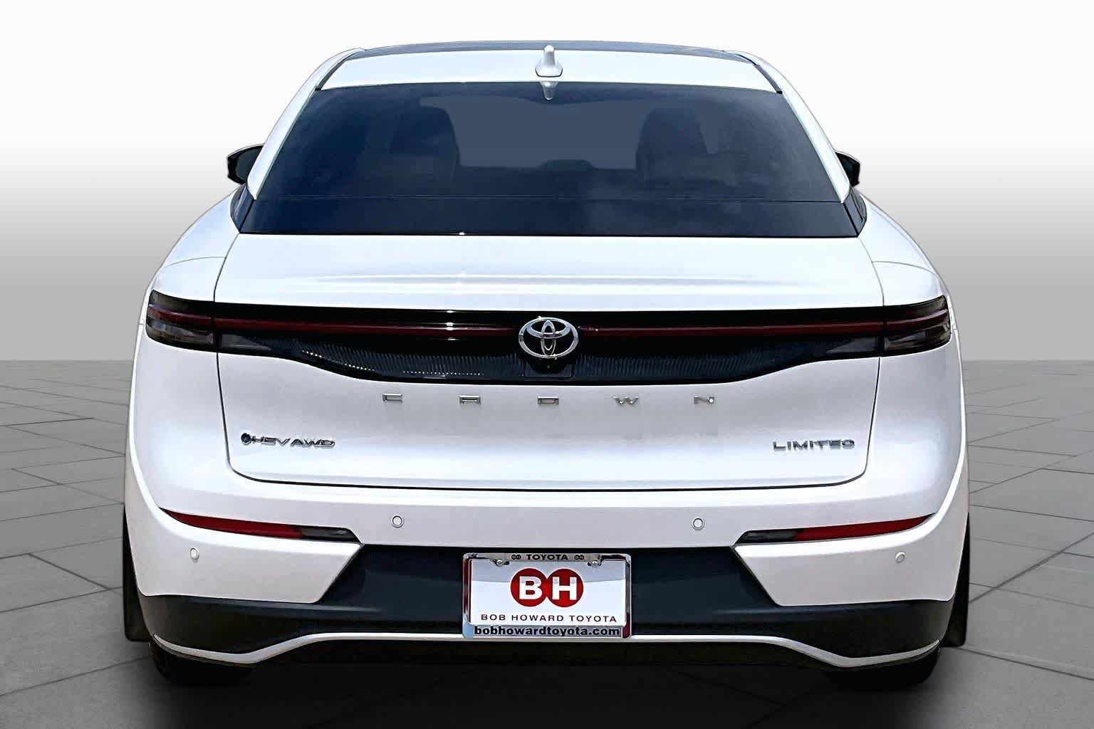 Used 2024 Toyota Crown AWD/4WD image 5